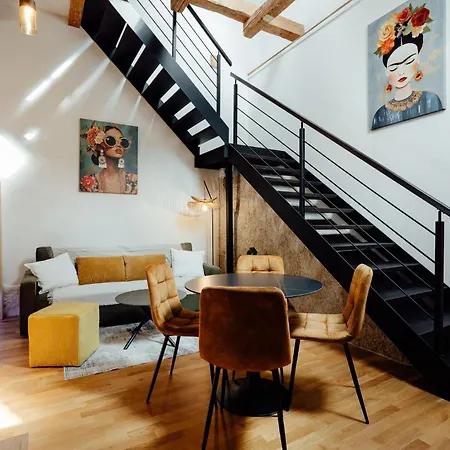 Frida V Mestskom Palaci Apartment